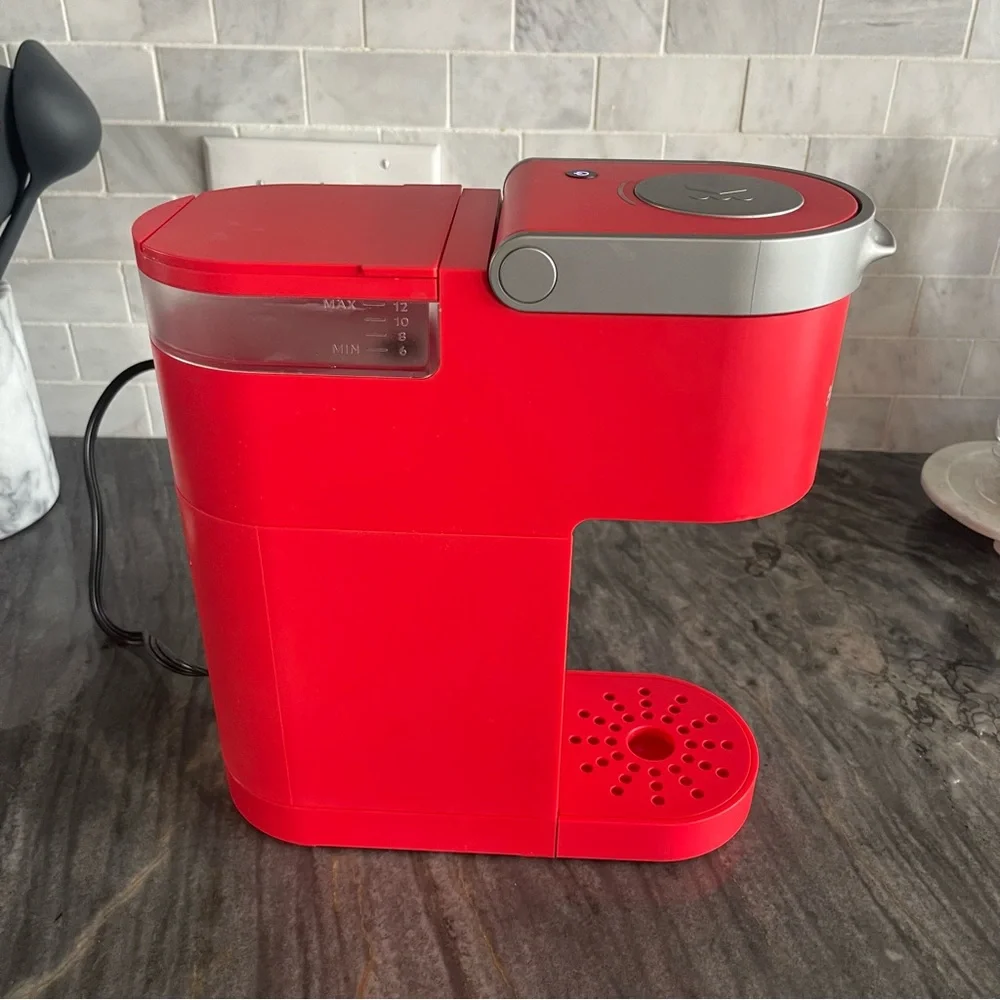 Keurig K-Mini Single Serve K-Cup Pod Coffee Maker, Poppy Red